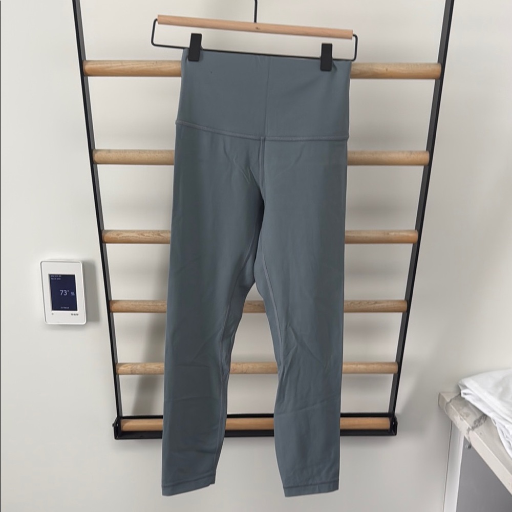 EUC Lululemon High-Waisted Align Leggings size 4